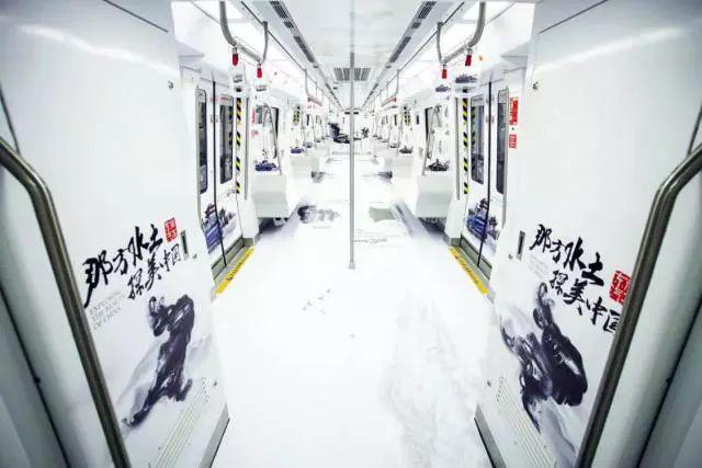 东南汽车“语录式”地铁广告是否地撩到你