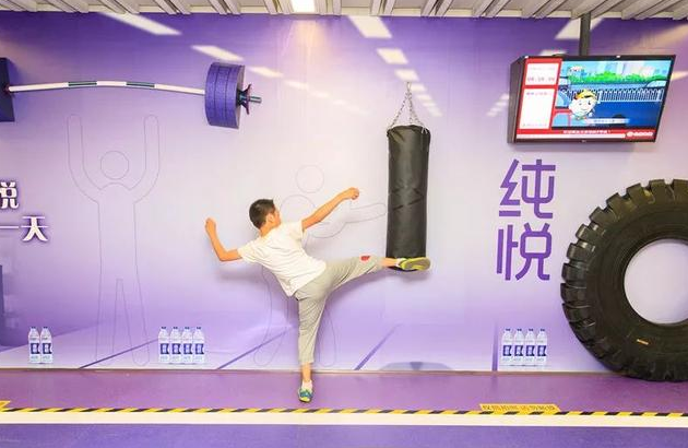 纯悦地铁通道广告场景化营销