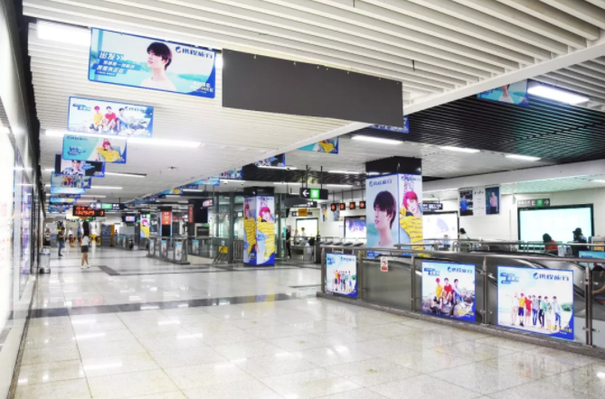 携程深圳地铁广告一号线大剧院主题站厅广告 携程深圳地铁广告一号线大剧院主题站厅广告