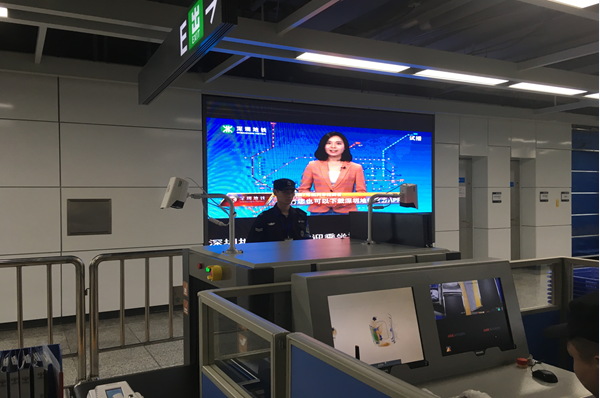 深圳地铁电视广告 楼梯眉头大屏 深圳地铁电视广告 楼梯眉头大屏