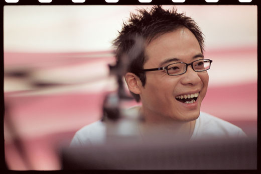 深圳电台主持人--项飞 深圳电台主持人--项飞